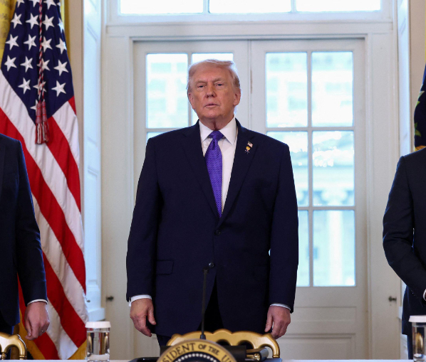 【蜗牛棋牌】特朗普：美扣押一艘离开委内瑞拉油轮 石油将出售