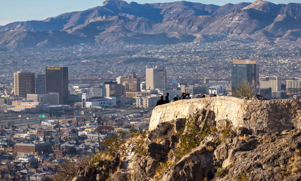 【蜗牛棋牌】美国得州埃尔帕索市主水管破裂 超10万居民严重缺水