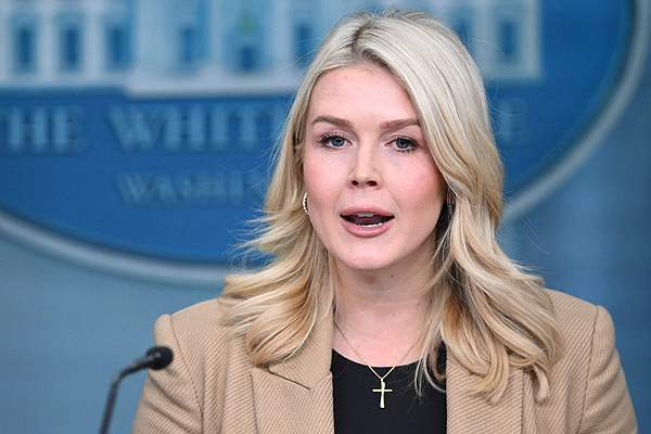 【蜗牛棋牌】白宫称特朗普及其团队正密切关注伊朗局势