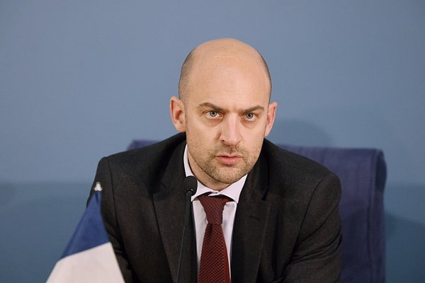 【蜗牛棋牌】法国外长：欧洲人有能力捍卫领土免受威胁