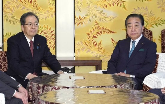 【蜗牛棋牌】日本政坛“反高市联盟”亮相