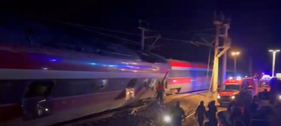 【蜗牛棋牌】西班牙高铁脱轨事故已致至少21人死亡 百余人受伤