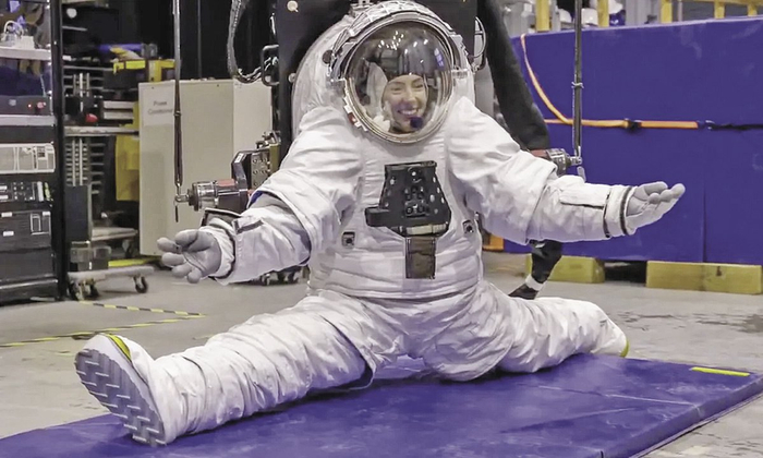 【蜗牛棋牌】“机动性前所未有”，美国新一代登月宇航服“能劈叉”