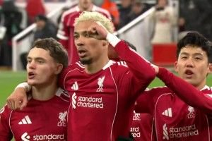 【蜗牛棋牌】利物浦6-0卡拉巴赫大胜出线 麦卡双响埃基蒂克传射范戴克助攻戴帽