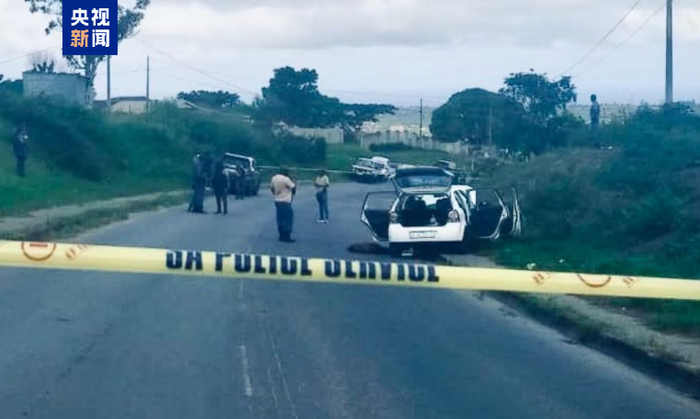 【蜗牛棋牌】南非警方与犯罪嫌疑人发生交火 4人被打死