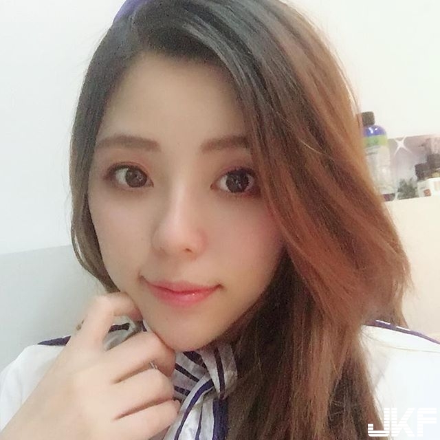 【蜗牛棋牌】美乳空姐再一發！超猛「豪乳」好身材，高顏值正妹好想跟他來一段空中奇緣…