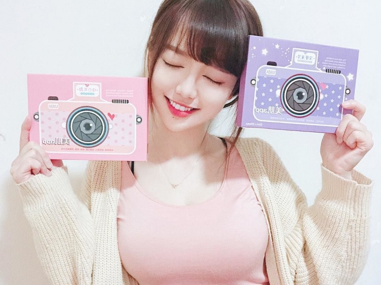 【蜗牛棋牌】可惡想吸！琵琶女神「丘涵Joanne」胸前大解放　超粉嫩「無雙巨乳」濃濃乳香飄出