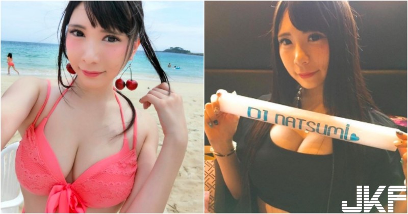 【蜗牛棋牌】「白嫩爆乳妹」份量太狂！奶奶都快滿到脖子下！那兩球肉肉這樣有合法嗎…