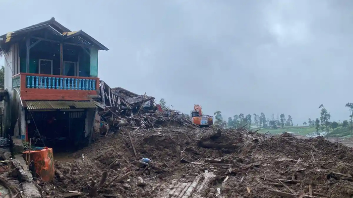 【蜗牛棋牌】印尼西爪哇省山体滑坡灾害死亡人数升至74人