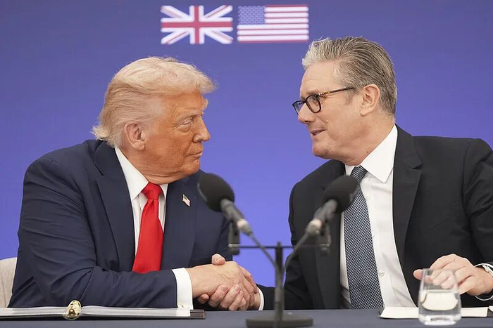 【蜗牛棋牌】斯塔默和特朗普通话