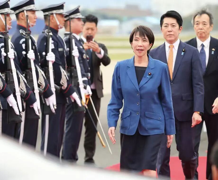 【蜗牛棋牌】这样参拜靖国神社，高市真想多了