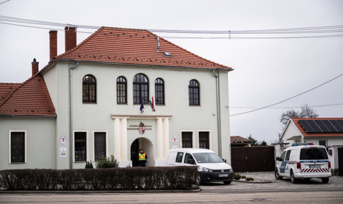 【蜗牛棋牌】匈牙利一市长遭枪击 无生命危险
