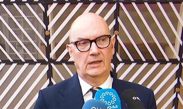 【蜗牛棋牌】法政府报告扬言要对华征收全面关税，财长急降调：一刀切不太行