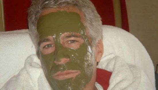 【蜗牛棋牌】目击法医：爱泼斯坦更可能是被勒死的