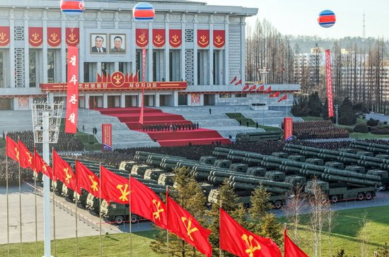 【蜗牛棋牌】金正恩出席火箭炮赠送仪式 强调确保朝鲜安全环境