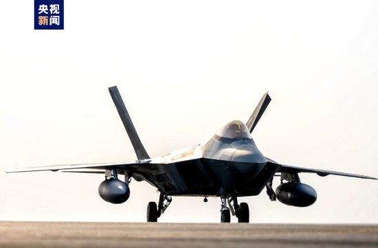 【蜗牛棋牌】伊朗再军演 美部署F-22 谈判前夕美伊加紧“排兵布阵”