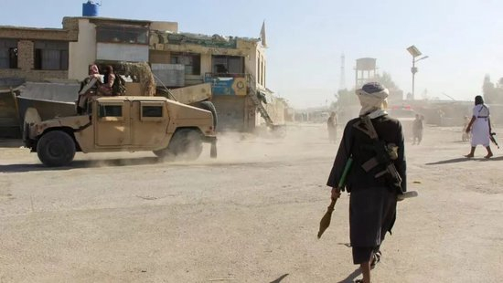 【蜗牛棋牌】一觉醒来，这两个邻国大打出手了