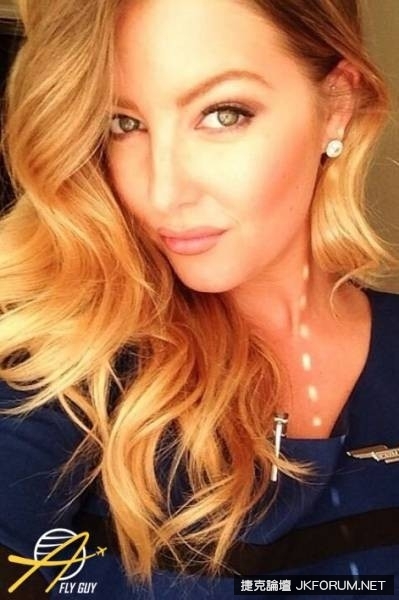 【蜗牛棋牌】萬呎高空的悸動！35國空服員靈動美圖一次珍藏