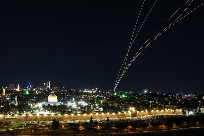 【蜗牛棋牌】大量弹药耗在伊朗，美媒愁死：中美起冲突时咋办？