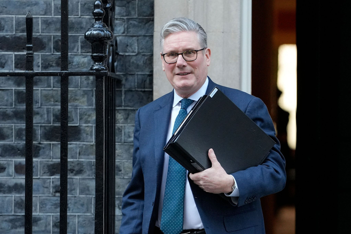 【蜗牛棋牌】英国首相：不会参与美以对伊朗的进攻性打击