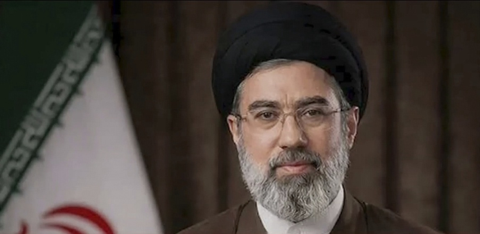 【蜗牛棋牌】继续封锁霍尔木兹海峡，建议邻国关闭美军基地，伊朗新任最高领袖发表首份声明