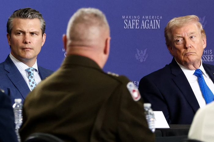 【蜗牛棋牌】美媒：宣扬“调兵治安”行动期间，特朗普出人意料绕道参观“猫王”故居