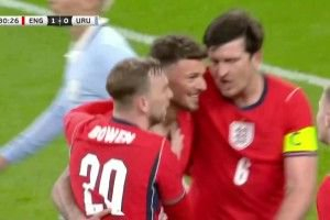 【蜗牛棋牌】友谊赛-英格兰1-1乌拉圭 本·怀特破门+送点巴尔韦德补时点射绝平