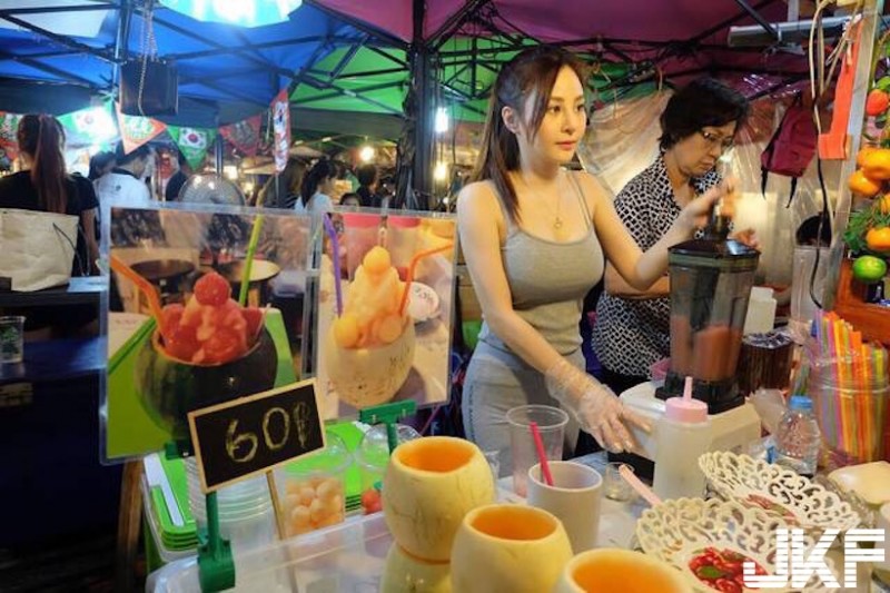 【蜗牛棋牌】網友逛夜市偷拍「豪乳果汁妹」被各大論壇瘋傳！沒想到當地網友全都暴動了…