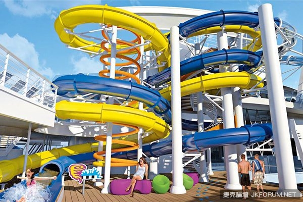 【蜗牛棋牌】真正的水上樂園 全球最大遊輪引進滑水道