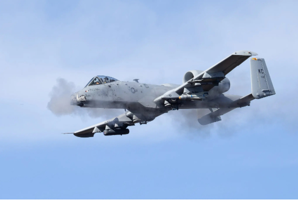 【蜗牛棋牌】美国防部将部署在中东的A-10攻击机规模扩大一倍