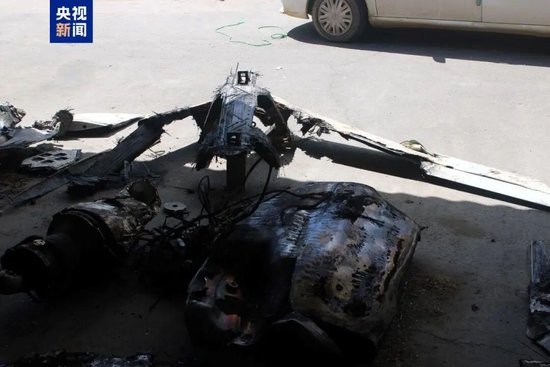 【蜗牛棋牌】伊朗悬赏活捉美军飞行员!美军两架战斗机同日被击落,一飞行员下落不明,“黑鹰”直升机去营救也被击中,特朗普:不影响,“这就是战争”