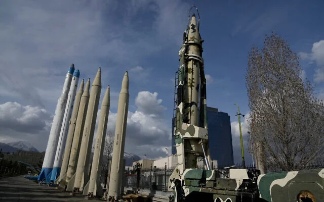 【蜗牛棋牌】以官员称伊朗仍有超千枚可打击以色列的弹道导弹