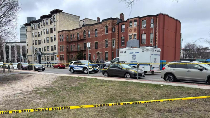 【蜗牛棋牌】美国波士顿发生袭警事件 数名警员受伤