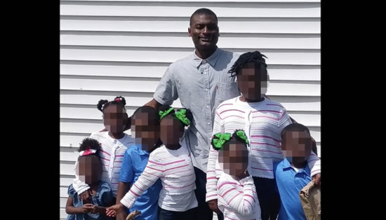 【蜗牛棋牌】枪杀8名儿童美国“恶父”被击毙，案发细节披露：多名儿童在睡梦中遭枪击头部身亡，一少年逃至屋顶跳下受伤，案发前他曾晒出与7个子女合影