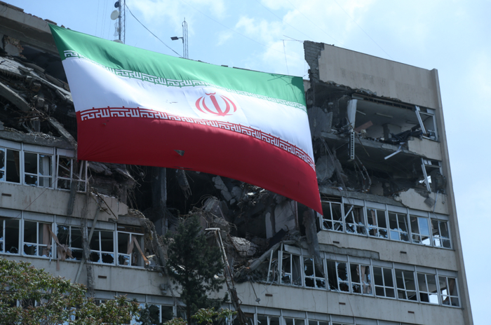 【蜗牛棋牌】美伊为何“既不痛痛快快打，又不好端端去谈”？