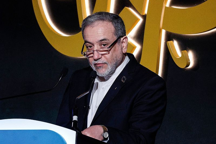 【蜗牛棋牌】伊朗外长：伊朗人民比以往任何时候更团结