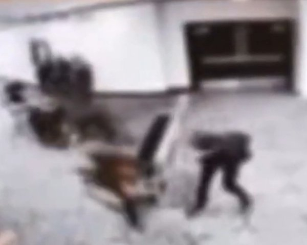 【蜗牛棋牌】“安保糟糕透顶，伊朗刺客带机关枪也能混进来”