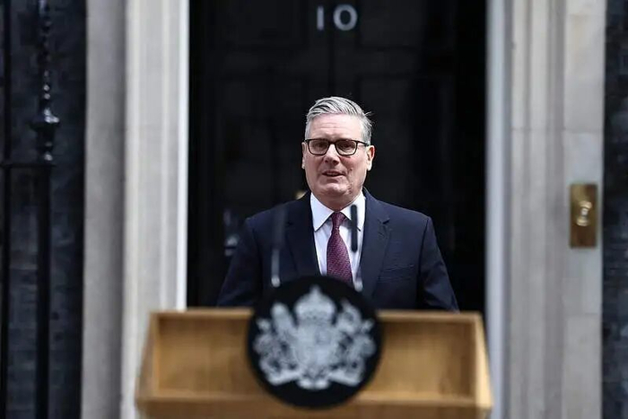 【蜗牛棋牌】英国首相斯塔默宣布辞职,英媒:新首相最热门人选是前大曼彻斯特市市长伯纳姆
