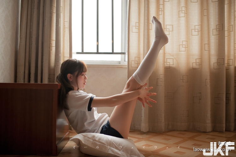 【蜗牛棋牌】學生妹的「私密絕對領域」！最嬌羞的青澀眼神問你想跟她一起做什麼？