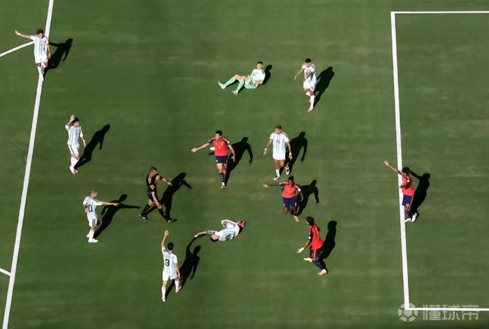 【蜗牛棋牌】尼科-威廉斯进球被吹,FIFA官方:梅里诺对奥塔门迪犯规