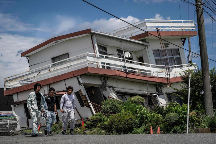 【蜗牛棋牌】日本熊本县震后坍塌购物中心已确认4人死亡 多名华人亲历者讲述地震瞬间
