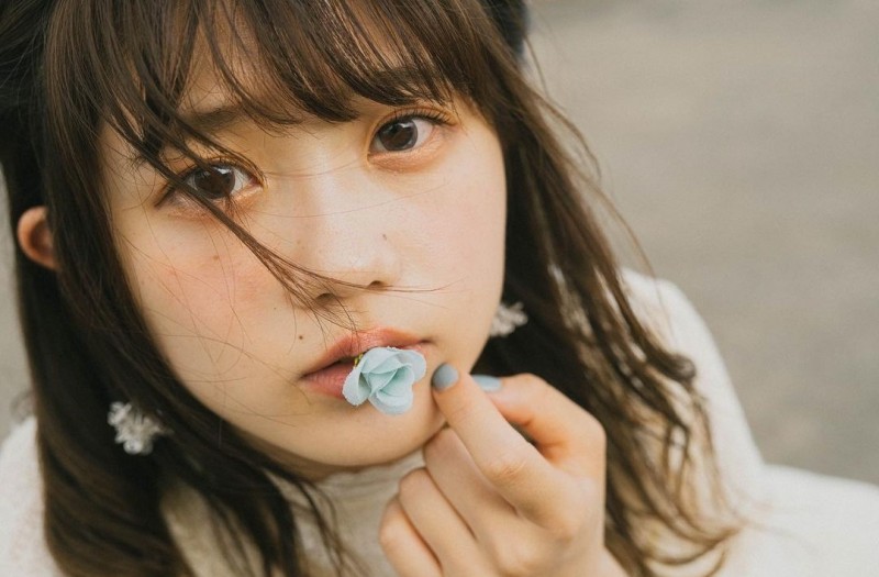【蜗牛棋牌】甜美小吃貨「こもれびもか」總是一臉無辜吃著美食　讓人看了也好想咬一口
