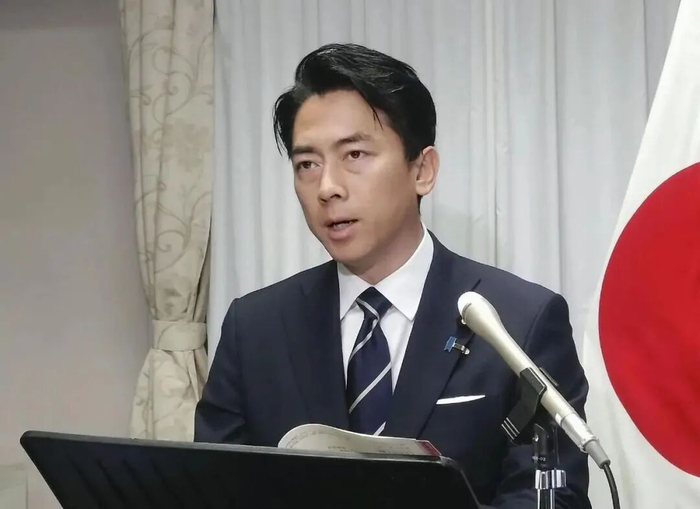 【蜗牛棋牌】小泉进次郎参拜靖国神社,日本自民党高层首次集体参拜