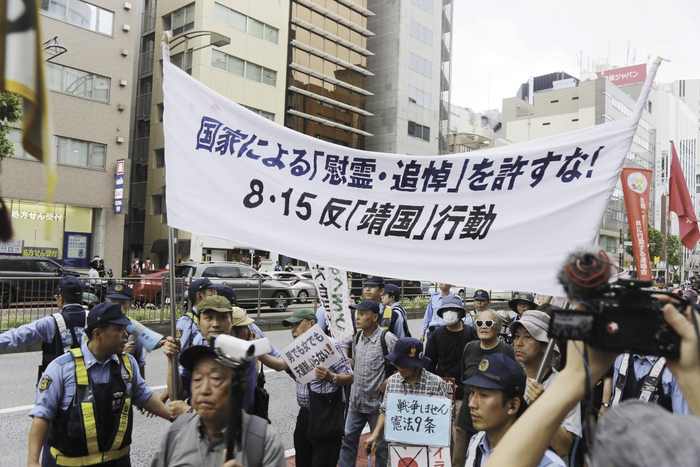 【蜗牛棋牌】日本政坛“拜鬼”闹剧出现危险动向，专家：照妖镜下，“新型军国主义”已无所遁形