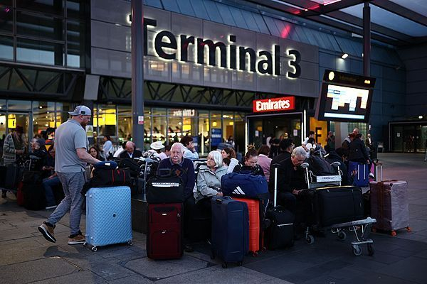 【蜗牛棋牌】英国航空系统故障致千余航班取消
