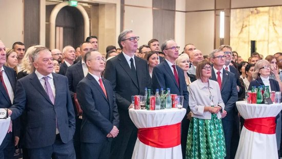 【蜗牛棋牌】武契奇总统任期最后一天出席中国国庆招待会:两国人民的兄弟情谊超越了任何职务、职权和时间的限制,塞尔维亚和中国的钢铁友谊万岁