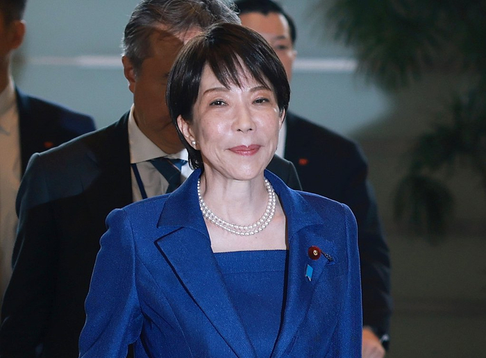 【蜗牛棋牌】高市早苗抱怨补妆卸妆时间太紧，日本网民批“不要把公事和私人生活混为一谈”