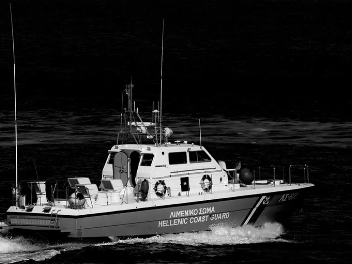 【蜗牛棋牌】一移民船与希腊海岸警卫队船只相撞致6人死亡